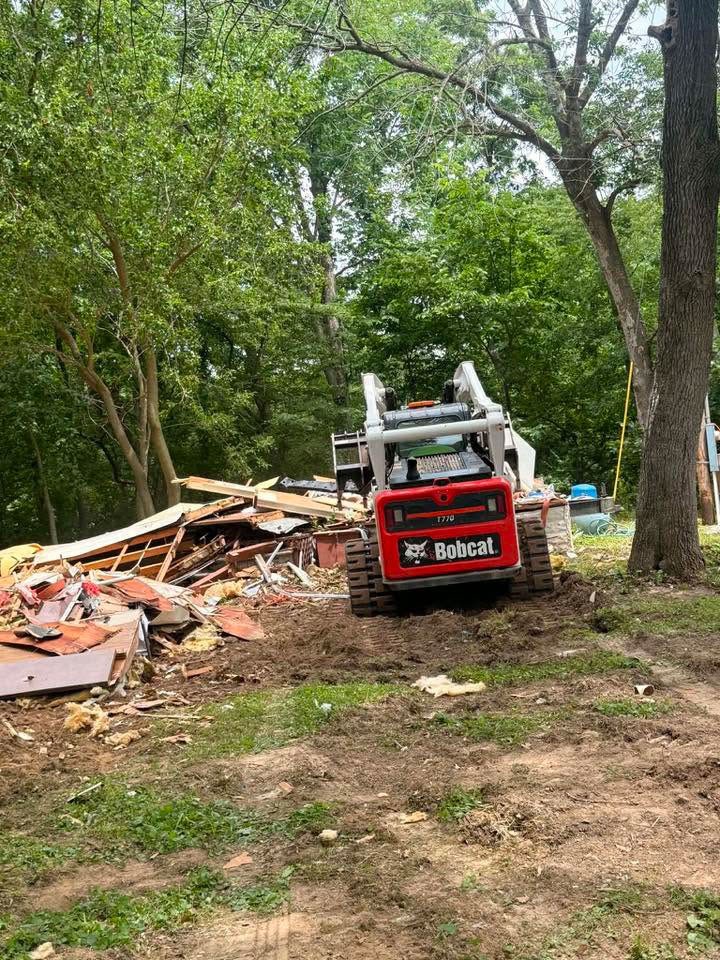 L&J's Junk Removal LLC  photo